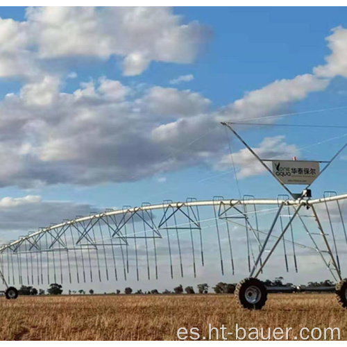 Sistema de riego de pivote central alimentado por energía solar con bomba